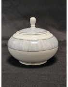 Bonbonnière en porcelaine grise