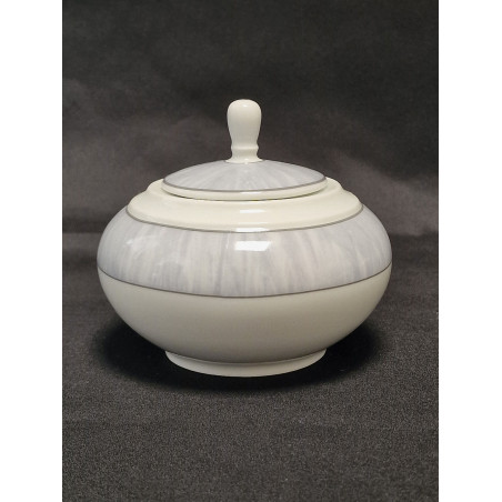 Bonbonnière en porcelaine grise