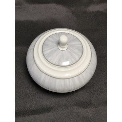 Bonbonnière en porcelaine grise