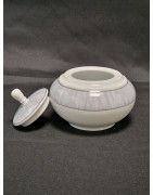 Bonbonnière en porcelaine grise